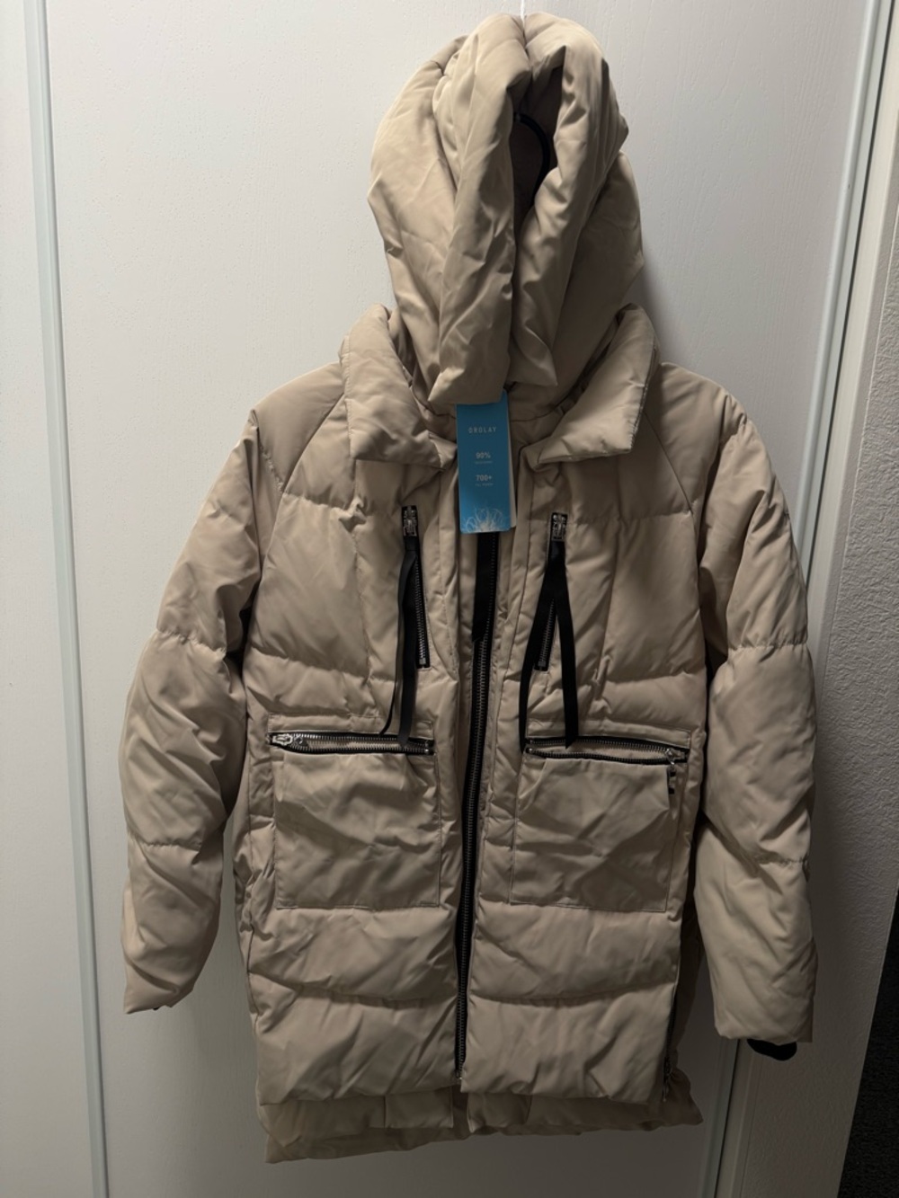 Orolay Neutral Beige Puffer Jacket with Black Zipper Accents